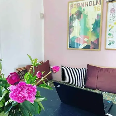 House With Sea View- 5 Minutes Walk From Beaches 度假居 *